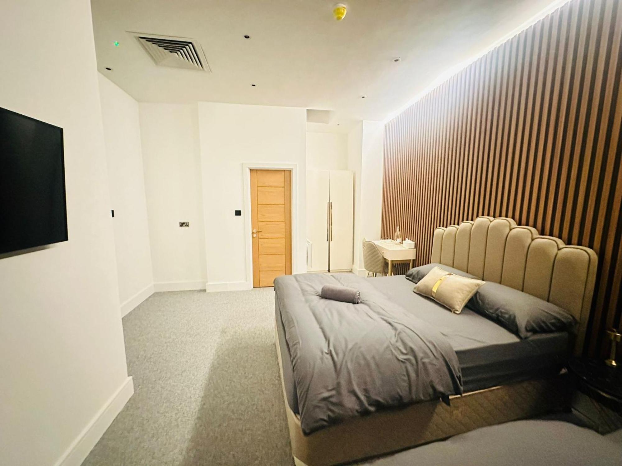 Studio 64 런던 외부 사진